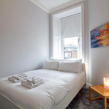 Modern 1BR Apartment in Heart of West End Glasgow Exterior foto