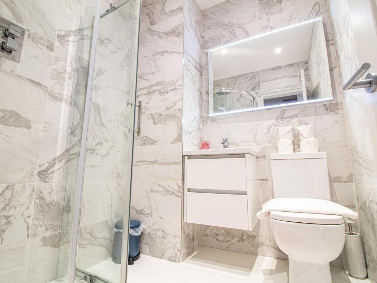Modern 1BR Apartment in Heart of West End Glasgow Exterior foto