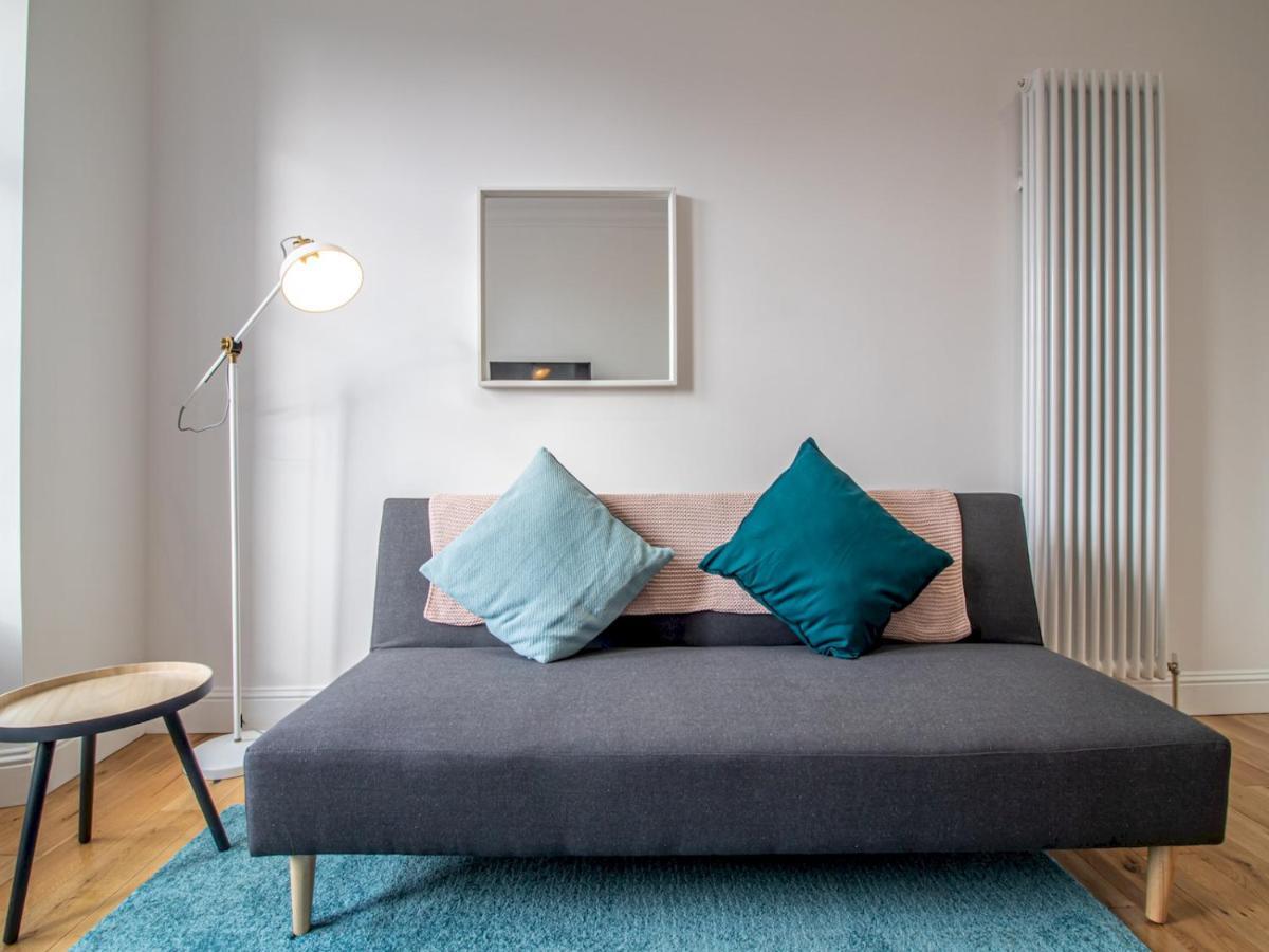 Modern 1BR Apartment in Heart of West End Glasgow Exterior foto