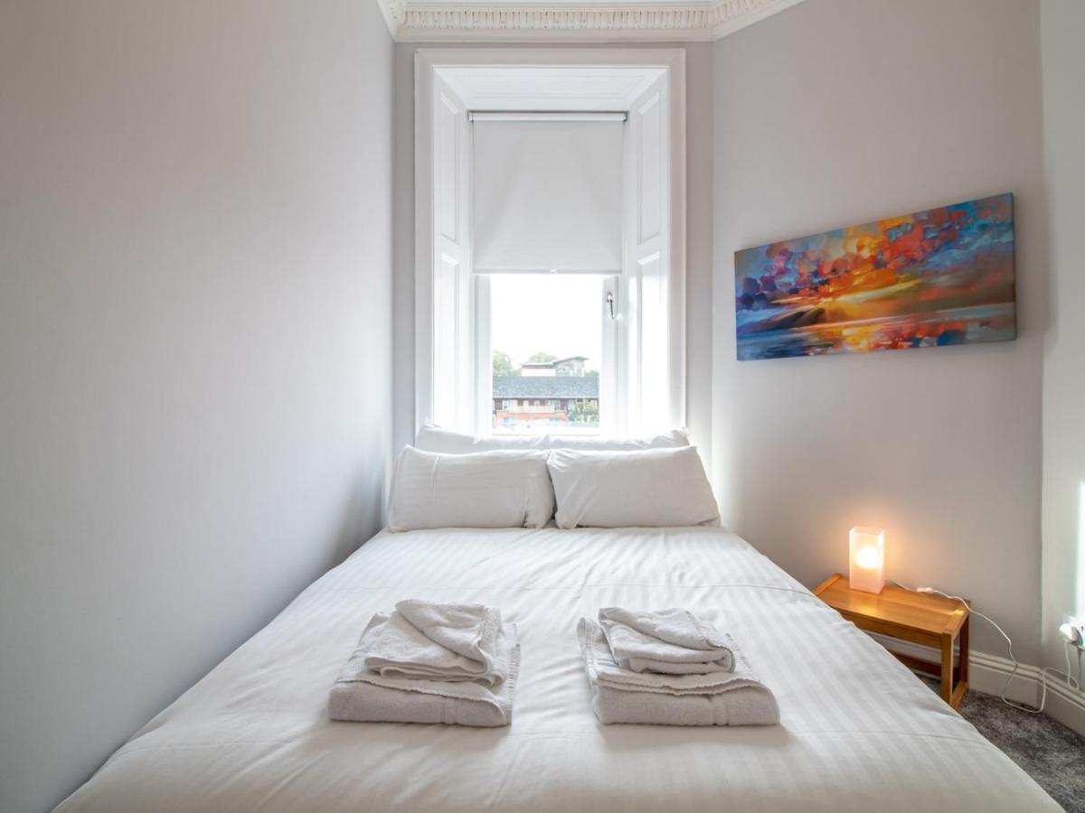 Modern 1BR Apartment in Heart of West End Glasgow Exterior foto